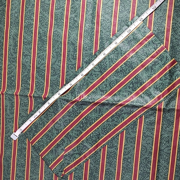 Longaberger Bread Brick Cover Reversible, Imperial Stripe/Holly Fabric 20" x 20" - Picture 4 of 6